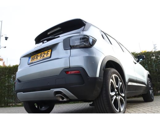 Jeep Avenger 1.2 e-Hybrid Summit | Adaptieve Cruise | Camera | JBL Audio | Elektr. klep | Keyless | Navi | Car... ActivLease financial lease