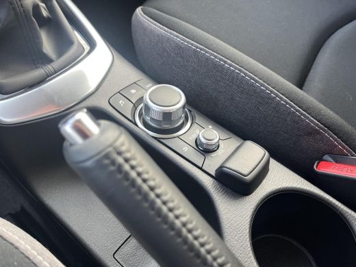 Mazda 2 1.5 e-SkyActiv-G 90 Centre-Line | All-Weather banden | Apple Carplay/Android Auto | Navigatie | ActivLease financial lease