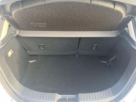 Mazda 2 1.5 e-SkyActiv-G 90 Centre-Line | All-Weather banden | Apple Carplay/Android Auto | Navigatie | ActivLease financial lease