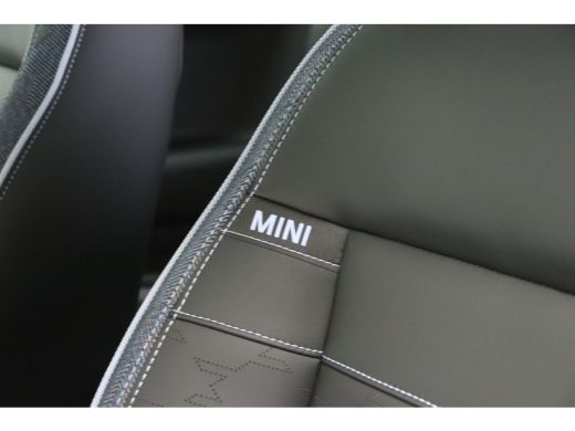 Mini 3-Deurs Cooper E / Classic / Pakket S / 17" Parallel Spoke 2-tone ActivLease financial lease