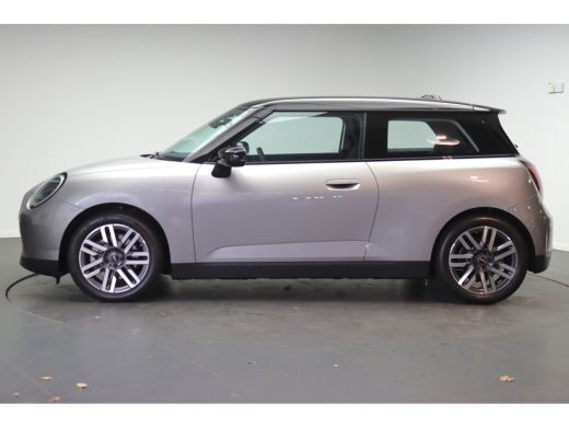 Mini 3-Deurs Cooper E / Classic / Pakket S / 17" Parallel Spoke 2-tone ActivLease financial lease