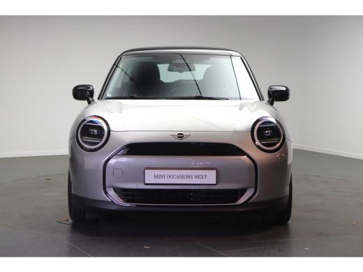 Mini 3-Deurs Cooper E / Classic / Pakket S / 17" Parallel Spoke 2-tone ActivLease financial lease
