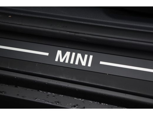 Mini 3-Deurs Cooper E / Classic / Pakket S / 17" Parallel Spoke 2-tone ActivLease financial lease