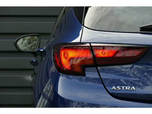 Opel Astra 1.2 TURBO 110PK 5-DRS DESIGN & TECH / NAVI / LED / CLIMA / PDC / 16"LMV / CAMERA / TREKHAAK / BLU... ActivLease financial lease
