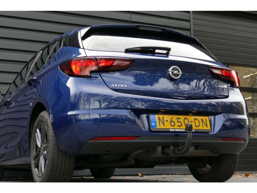 Opel Astra 1.2 TURBO 110PK 5-DRS DESIGN & TECH / NAVI / LED / CLIMA / PDC / 16"LMV / CAMERA / TREKHAAK / BLU... ActivLease financial lease