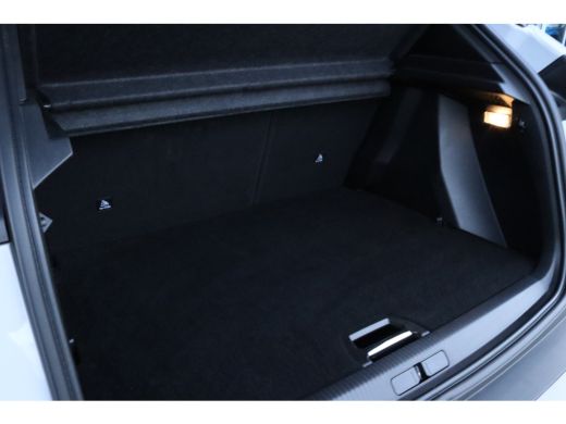 Peugeot 2008 1.2 Hybrid 145 Allure | Adaptieve Cruise | 360 Camera | Navi | Keyless | Carplay | Dodehoekdetectie ActivLease financial lease