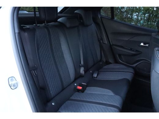 Peugeot 2008 1.2 Hybrid 145 Allure | Adaptieve Cruise | 360 Camera | Navi | Keyless | Carplay | Dodehoekdetectie ActivLease financial lease