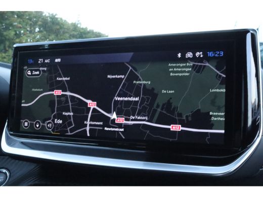 Peugeot 2008 1.2 Hybrid 145 Allure | Adaptieve Cruise | 360 Camera | Navi | Keyless | Carplay | Dodehoekdetectie ActivLease financial lease