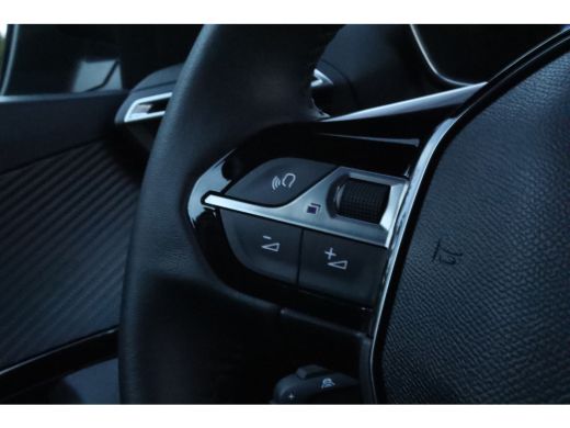 Peugeot 2008 1.2 Hybrid 145 Allure | Adaptieve Cruise | 360 Camera | Navi | Keyless | Carplay | Dodehoekdetectie ActivLease financial lease