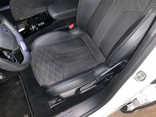 Peugeot e-2008 EV GT Pack 50 kWh 3 Fase | Adaptive Cruise | 1e Eigenaar | Alcantara | Dealeronderhouden | Sfeerv... ActivLease financial lease