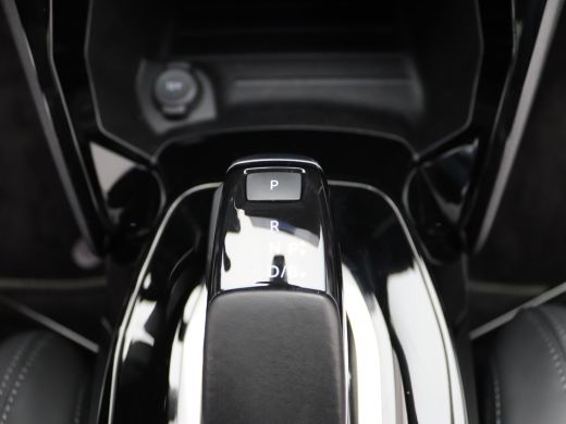 Peugeot e-2008 EV GT Pack 50 kWh | Achterbank in delen neerklapbaar | Achteruitrijcamera | Achteruitrijcamera st... ActivLease financial lease