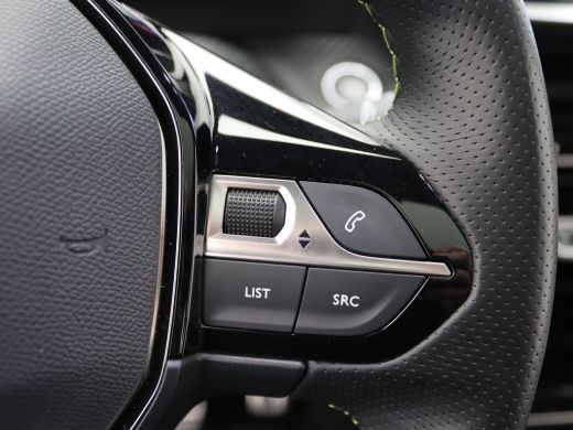 Peugeot e-2008 EV GT Pack 50 kWh | Achterbank in delen neerklapbaar | Achteruitrijcamera | Achteruitrijcamera st... ActivLease financial lease