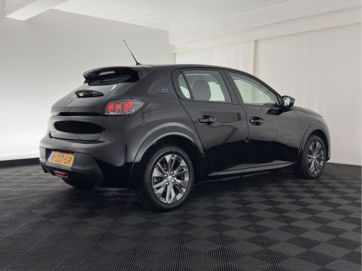 Peugeot e-208 EV Active Pack 50 kWh {SOH-99%} [ 3-Fase ] (INCL.BTW) Aut. *FULL-LED | MICROFIBRE | SPORT-SEATS |... ActivLease financial lease
