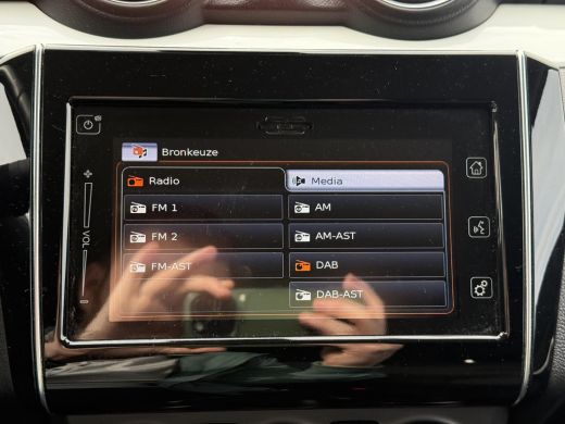 Suzuki Swift 1.2 Stijl Smart Hybrid **STOELVERWARING/ KEYLESS/ ADAPTIEF CRUISE CONTROL/ 36 MAANDEN GARANTIE** ActivLease financial lease