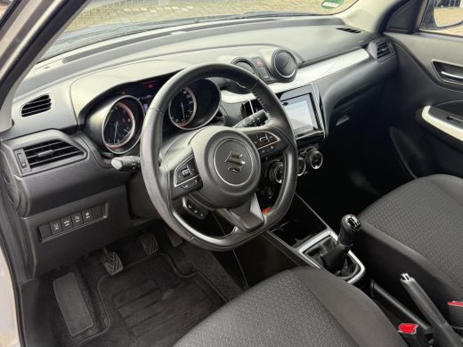 Suzuki Swift 1.2 Stijl Smart Hybrid **STOELVERWARING/ KEYLESS/ ADAPTIEF CRUISE CONTROL/ 36 MAANDEN GARANTIE** ActivLease financial lease