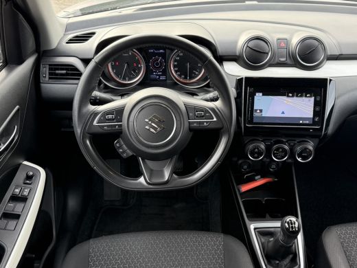 Suzuki Swift 1.2 Stijl Smart Hybrid **STOELVERWARING/ KEYLESS/ ADAPTIEF CRUISE CONTROL/ 36 MAANDEN GARANTIE** ActivLease financial lease