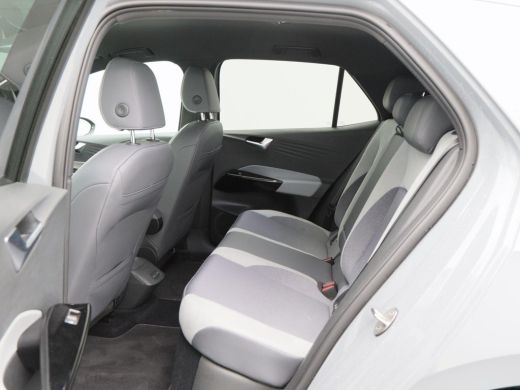Volkswagen ID.3 First Plus 58 kWh | Cruise Control | Climate Control | Stoelverwarming | Camera | Carplay | 19 in... ActivLease financial lease