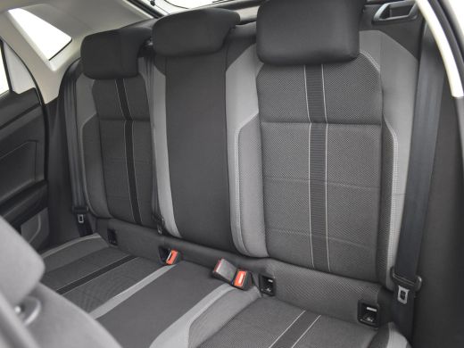 Volkswagen Polo 1.0 TSI Highline 96pk DSG/AUTO | Navigatie | App connect | Adaptief cruise control | Led dagrijve... ActivLease financial lease