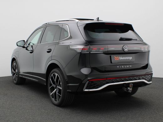 Volkswagen Tiguan 1.5 eHybrid R-Line Edition 272PK DSG Pano-Schuifdak, Leder, Memorystoel, 20" LM Velgen, Trekhaak,... ActivLease financial lease