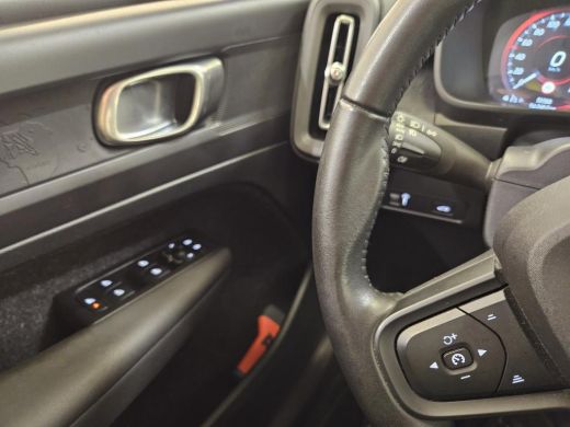 Volvo  XC40 1.5 T2 Momentum Core | LageKM! | LED | Dealer Onderhouden! | KeurigeXC40!! ActivLease financial lease