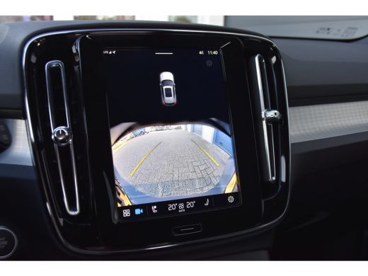 Volvo  XC40 2.0 B4 Plus Dark | HarmanKardon | Trekhaak | Elektrische Stoel met Geheugen | ActivLease financial lease