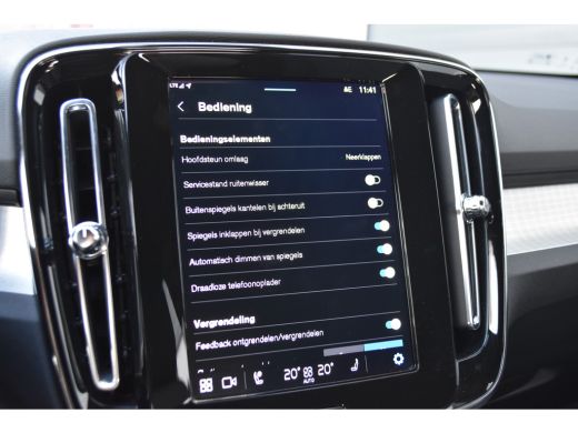 Volvo  XC40 2.0 B4 Plus Dark | HarmanKardon | Trekhaak | Elektrische Stoel met Geheugen | ActivLease financial lease