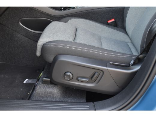 Volvo  XC40 2.0 B4 Plus Dark | HarmanKardon | Trekhaak | Elektrische Stoel met Geheugen | ActivLease financial lease