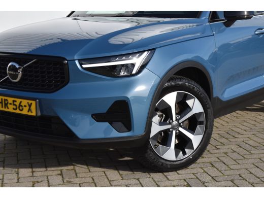 Volvo  XC40 2.0 B4 Plus Dark | HarmanKardon | Trekhaak | Elektrische Stoel met Geheugen | ActivLease financial lease