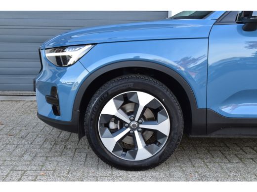Volvo  XC40 2.0 B4 Plus Dark | HarmanKardon | Trekhaak | Elektrische Stoel met Geheugen | ActivLease financial lease