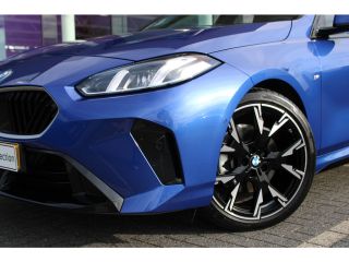 BMW 1 Serie 120 M Sport Automaat / Sportstoelen / Achteruitrijcamera / M Adaptief onderstel / Stoelverwarming