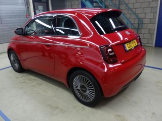Fiat 500e Urban 42 kWh 3 Fase | Navigatie | Pack Comfort + Style | Keyless-Entry | Dodehoek-Detectie | 16"L...