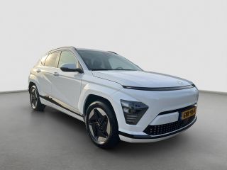 Hyundai Kona Comfort Smart 65.4 kWh 217pk | Camera | Carplay draadloos | Trekhaak afneembaar | Climate control...