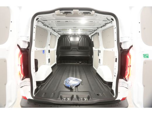 Ford E-Transit Custom 320 L1H1 65 kWh | Nieuw | Elektrisch | Snelladen | Virtual Cockpit | Clima | Camera | 3-Zits | Cr... ActivLease financial lease