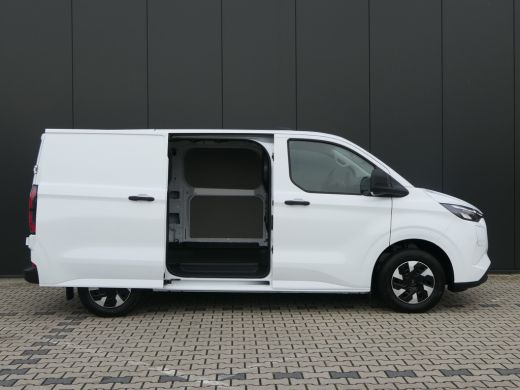 Ford E-Transit Custom 320 L1H1 Trend 65 kWh | Uit Voorraad Leverbaar | 2300kg trekgewicht! | LED | Stoelverwarming | Ca... ActivLease financial lease