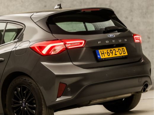 Ford Focus 1.0 EcoBoost Titanium Sport (APPLE CARPLAY, GROOT NAVI, CLIMATE, CAMERA, KEYLESS, LM VELGEN, SPOR... ActivLease financial lease