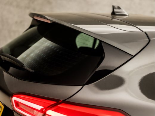 Ford Focus 1.0 EcoBoost Titanium Sport (APPLE CARPLAY, GROOT NAVI, CLIMATE, CAMERA, KEYLESS, LM VELGEN, SPOR... ActivLease financial lease