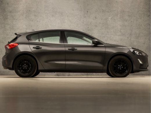 Ford Focus 1.0 EcoBoost Titanium Sport (APPLE CARPLAY, GROOT NAVI, CLIMATE, CAMERA, KEYLESS, LM VELGEN, SPOR... ActivLease financial lease