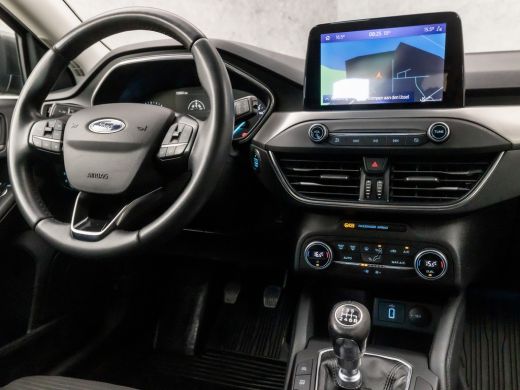 Ford Focus 1.0 EcoBoost Titanium Sport (APPLE CARPLAY, GROOT NAVI, CLIMATE, CAMERA, KEYLESS, LM VELGEN, SPOR... ActivLease financial lease