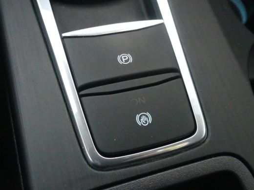 Ford Kuga 2.5 PHEV 243PK Titanium | PANORAMADAK | STOEL+STUUR+VOORRUITVERWAMING | ADAPTIVE CRUISE | 18'' LMV | ActivLease financial lease