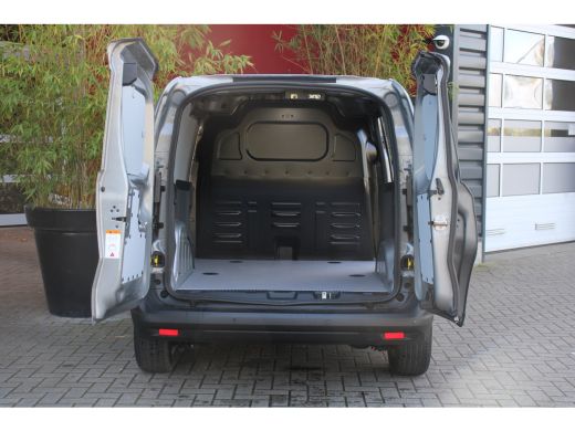 Ford Transit Courier 1.0 EcoBoost Limited Automaat | Camera | Navi | CarPlay | LED | Adaptieve Cruise ActivLease financial lease