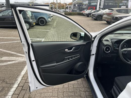 Hyundai Kona 1.6 GDI HEV Comfort | Navigatiesysteem | Achterruitrijcamera | Lichtmetalenvelgen | Parkeersensor... ActivLease financial lease