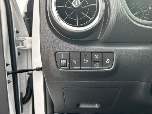 Hyundai Kona 1.6 GDI HEV Comfort | Navigatiesysteem | Achterruitrijcamera | Lichtmetalenvelgen | Parkeersensor... ActivLease financial lease