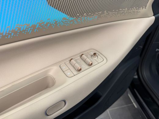 Lynk & Co 08 1.5 More | Achterbank verwarmd | Afwijkende dakkleur | Airco separaat achter ActivLease financial lease