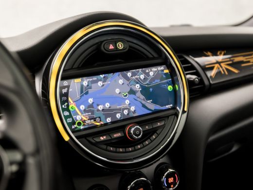 Mini Electric Yours 33 kWh 184Pk Automaat (PANORAMADAK, VIRTUAL COCKPIT, APPLE CARPLAY, HEAD-UP DISPLAY, LEDER,... ActivLease financial lease