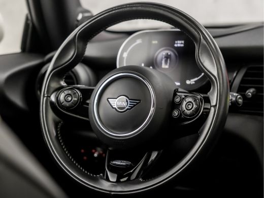 Mini Electric Yours 33 kWh 184Pk Automaat (PANORAMADAK, VIRTUAL COCKPIT, APPLE CARPLAY, HEAD-UP DISPLAY, LEDER,... ActivLease financial lease