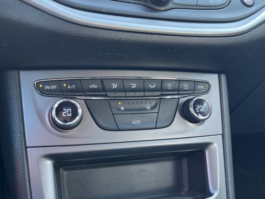 Opel Astra Sports Tourer 1.2 Edition Camera | Climate control | LED | Parkeersensoren voor + Achter | Carpla... ActivLease financial lease