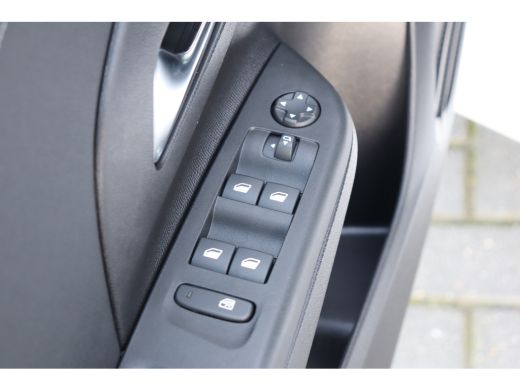 Opel Corsa 1.2 TURBO 100PK 5-DRS ELEGANCE GS-LINE / NAVI / LEDER / CLIMA / LED / PDC / 17" LMV / UNIEK / CAM... ActivLease financial lease