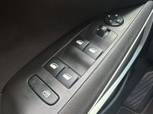 Opel Crossland X 1.2 110PK Turbo Edition 2020 | NAVIGATIE| CAMERA| PARKEERSENSOREN V+A| DAB| CRUISE CONTROL| AIRCO| ActivLease financial lease