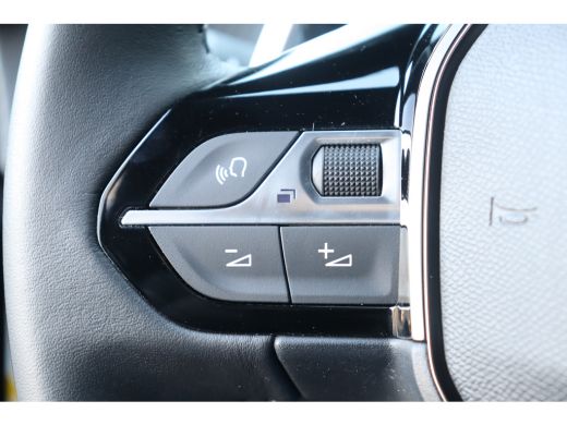 Peugeot 2008 1.2 HYBRID 136PK ALLURE AUTOMAAT / NAVI / LEDER / CLIMA / LED / PDC / 17" LMV / CRUISECONTROL / 1... ActivLease financial lease