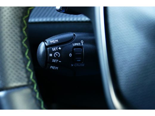 Peugeot 2008 1.2 HYBRID 136PK GT AUTOMAAT / NAVI / CLIMA / PDC / 17"LMV / CAMERA / KEYLESS / FULL-LED / BLUETO... ActivLease financial lease